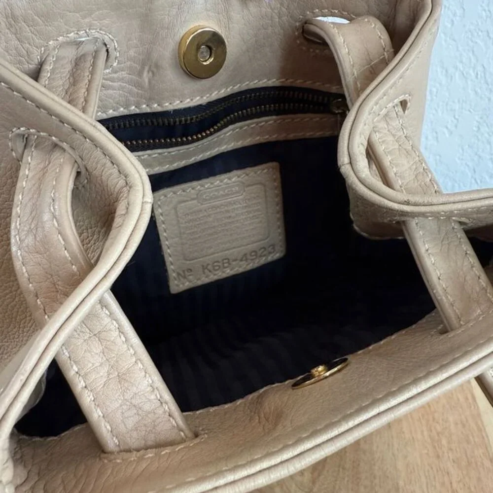 Coach Vintage Bucket Bag Beige
